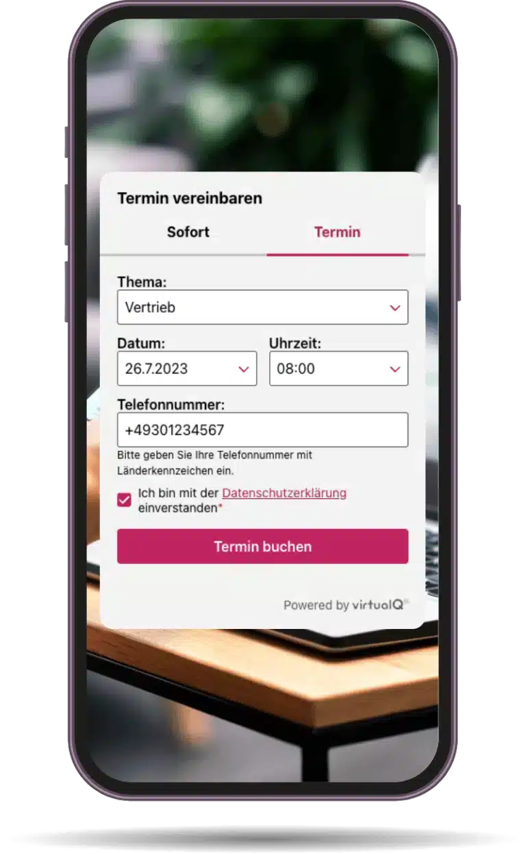 Auf Smartphone wird virtualQ Web Widget angezeigt