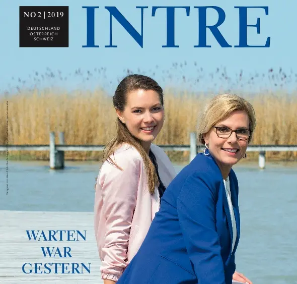 Coverbild Intre 2019 mit zwei Frauen auf einem Steg